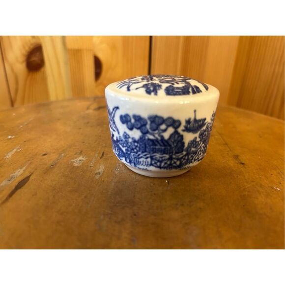 Blue Willow Salt Shaker Only (8857) - Picture 4 of 6